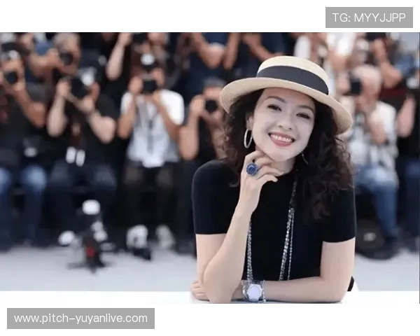 中国足球明星绯闻女友引发关注 网友纷纷猜测其背后真相