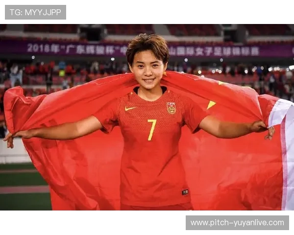 足球球星挑战女装风格 展现别样魅力与自信跨界突破 足球球星挑战女装风格 展现别样魅力与自信跨界突破